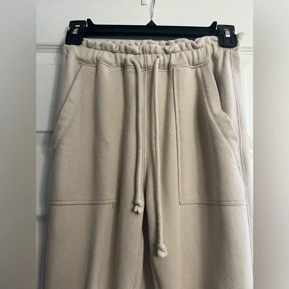 A&F Soft A&F collection Cloud Joggers Cream - Picture 6 of 9